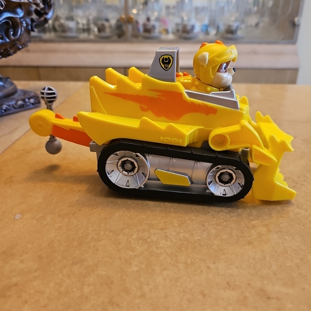 PAW Patrol Rescue Knights Rubble Deluxe Vehicle Complete Set - Picture 3 of 7